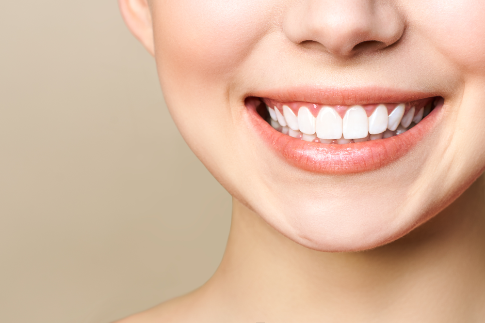 美しい歯の基準は何？基本となる3つのセルフチェックポイント